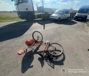 У Львівській області велосипедистка зазнала травм, поліція розслідує обставини ДТП