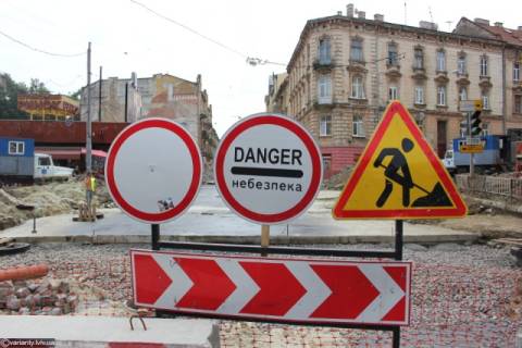 У Львові обмежили рух автотранспорту на частині вулиці Томашівської