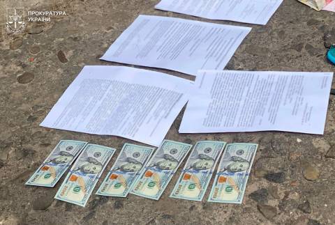 У лікарні на Львівщині медсестра підозрюється у вимаганні хабара за оформлення групи інвалідності