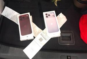 Поблизу кордону з Польщею викрито контрабанду телефонів Apple на суму 850 тисяч гривень