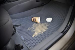 Матеріал вирішує все: чому 73% власників авто помиляються при виборі килимків
