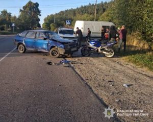 На трасі Рава-Руська—Яворів—Судова Вишня в ДТП за участю легковика травмовано мотоцикліста