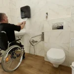 У Львові затверджено рекомендації з облаштування безбар’єрних входів і вбиралень у всіх закладах