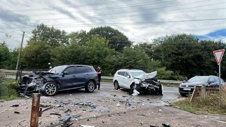 Автопригода на Львівщині: Jetour і BMW зіткнулися, двоє людей госпіталізовано