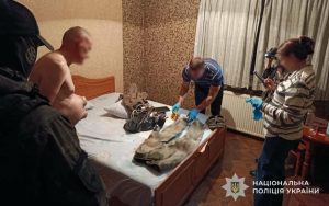 У Самборі знайомий неодноразово вдарив ножем 70-річного чоловіка під час конфлікту