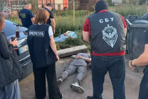 У Львові двом чоловікам повідомили про підозру в організації нелегального виїзду за 14–25 тис. доларів