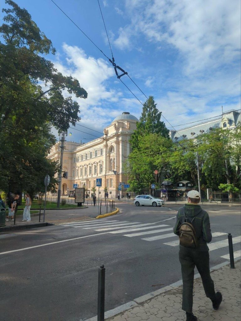 Несподівана вереснева спека: у Львові зафіксували найвищу температуру за 32 роки