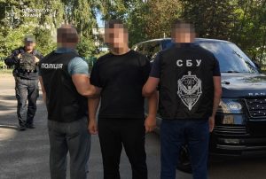У гаражі на Львівщині викрили координаційний центр