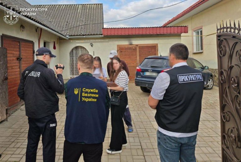 На Львівщині підозрюють посадовицю у завищенні платежів майже на 4 млн грн при закупівлі дров для шкіл і садочків