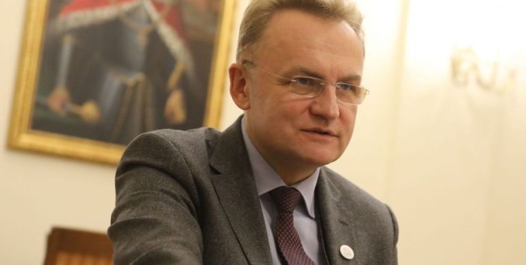 Суд виніс рішення про обов’язкову реєстрацію петиції щодо відставки Андрія Садового