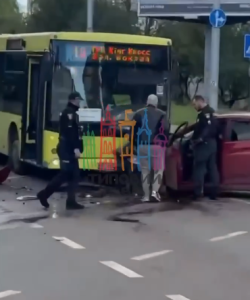 У Львові трапилась масштабна ДТП на перехресті