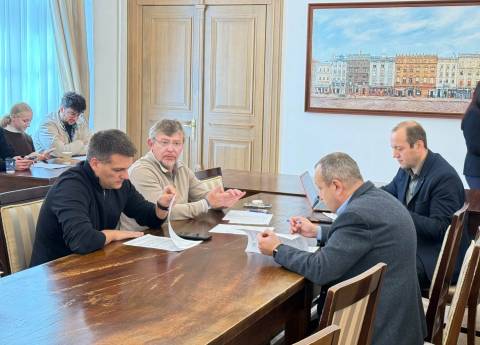Депутати затвердили фінансування для виплат заробітної плати вчителям