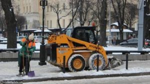 До кінця року Львів поповниться 15 новими машинами для прибирання снігу