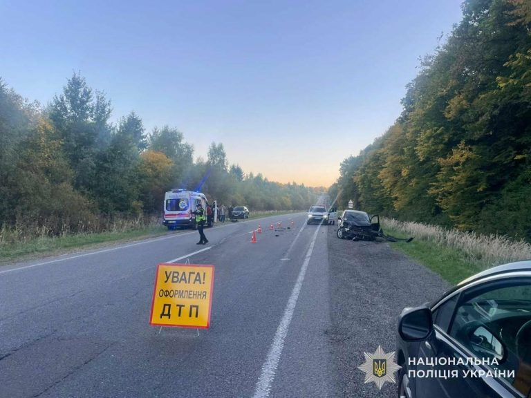 У Львівській області внаслідок зіткнення Toyota і Audi постраждали четверо осіб, у тому числі двоє дітей