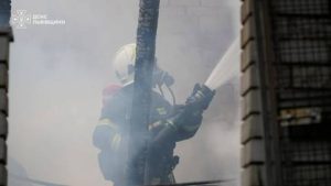 У Яворівському районі чоловік отримав опіки внаслідок пожежі в помешканні та був госпіталізований