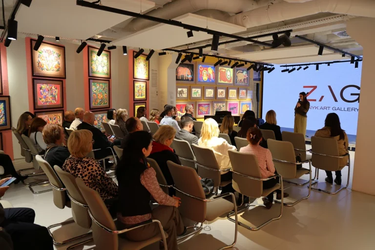 У ZAG Gallery досліджували мистецтво провокації через твори чеського скульптора Девіда Черні