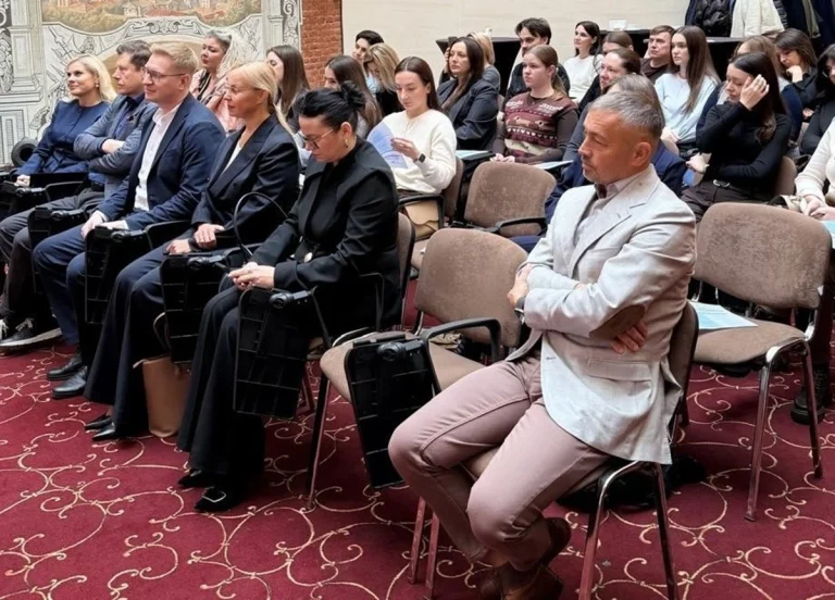 У навчальному процесі взяли участь 53 учасники