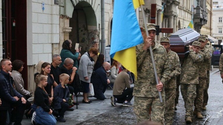 Завтра у Львові відбудеться прощання з героями Назаром Васильчуком та Володимиром Ільківим